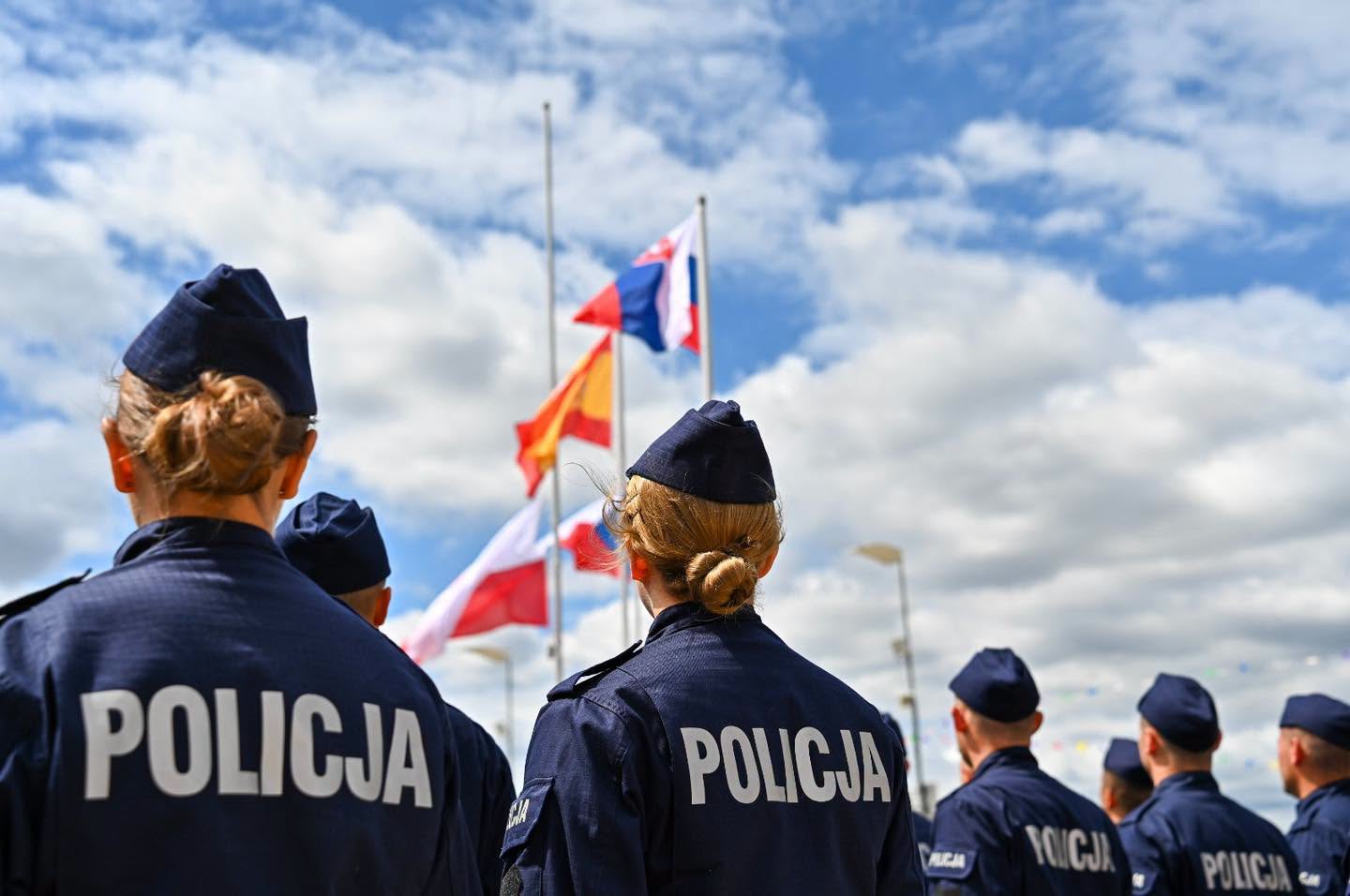 policjanci