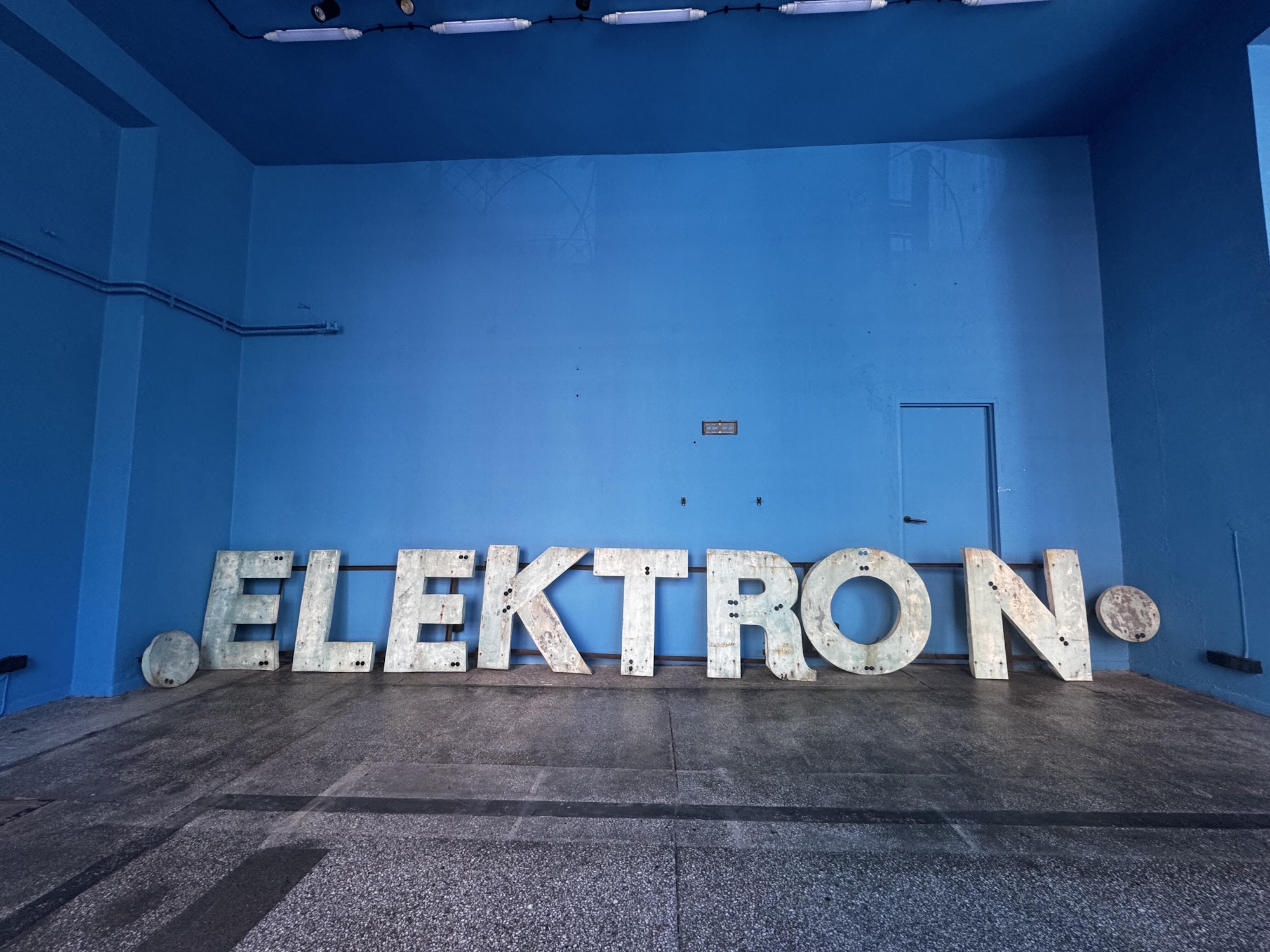 napis ELEKTRON